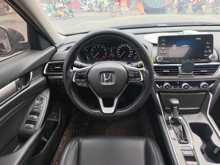 Accord 2018 260TURBO Elite China VI photo 3