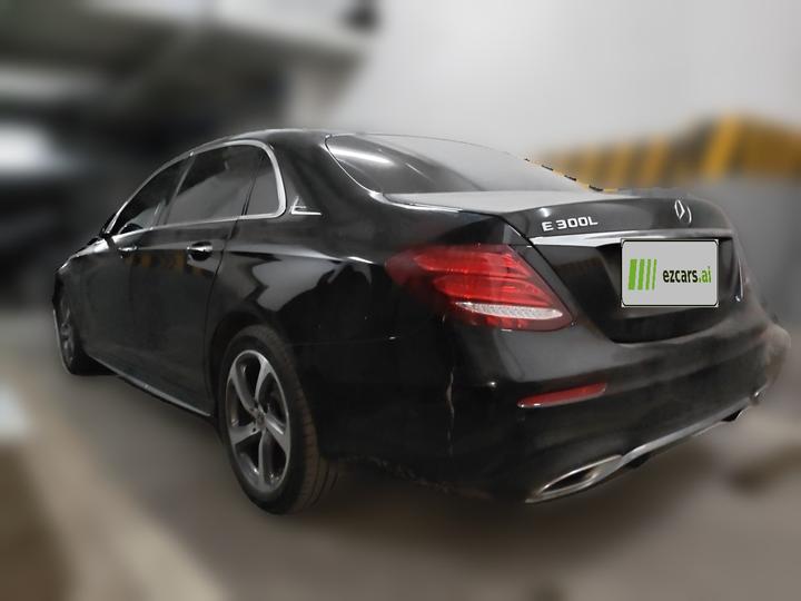 E-Class 2019 E 300 L Sport Luxury photo 4