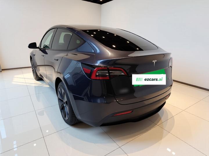Model Y 2024 RWD photo 4