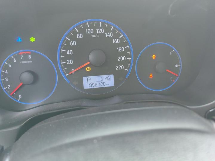 2015 1.5L CVT Luxury photo 2