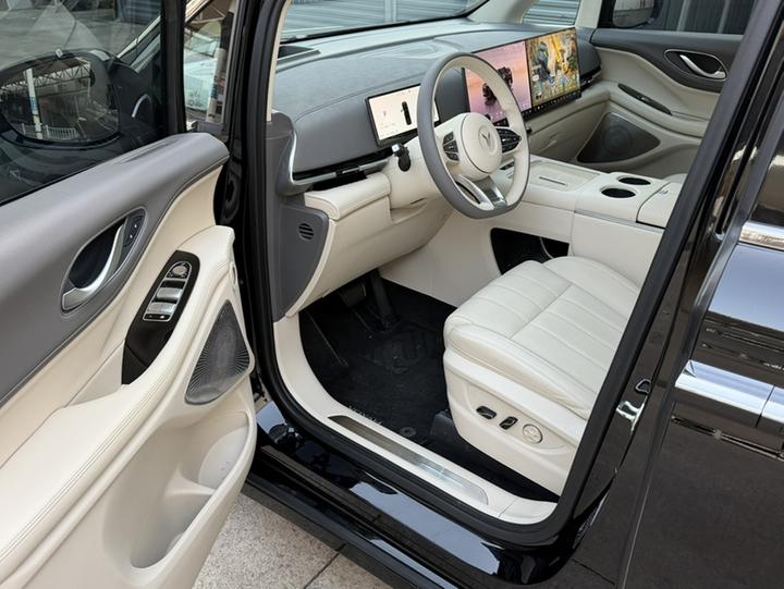 Voyah Dreamer 2025 PHEV AWD Premium photo 6