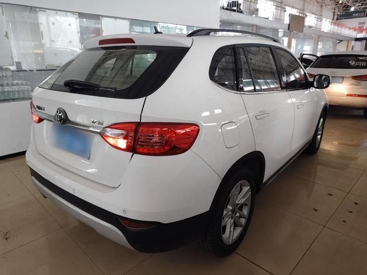 Zhonghua V5 2012 1.6L MT Luxury photo 4