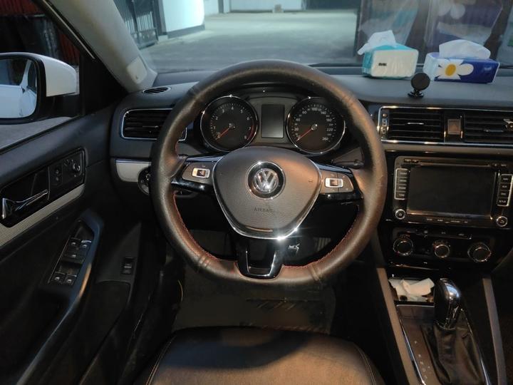 Sagitar 2015 1.6L AT Comfort photo 3