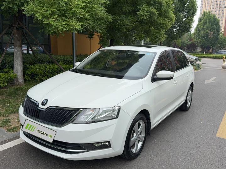 Rapid Spaceback 2018 1.6L MT Comfort