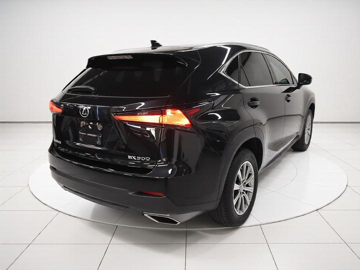 NX 2017 300 FWD photo 4