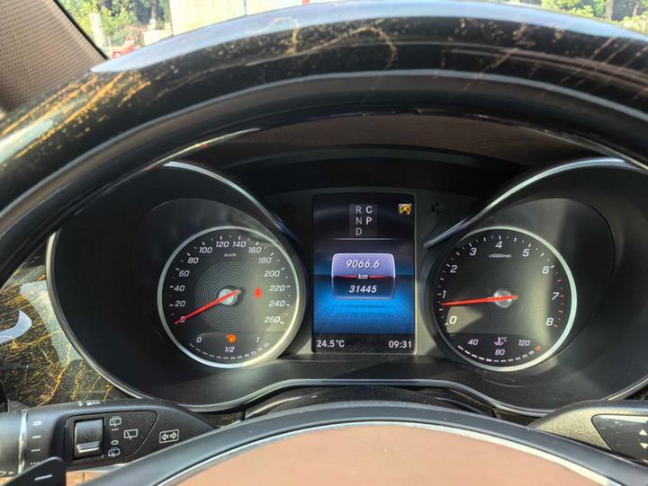 V-Class 2022 V 260 L Long Wheelbase Luxury photo 5
