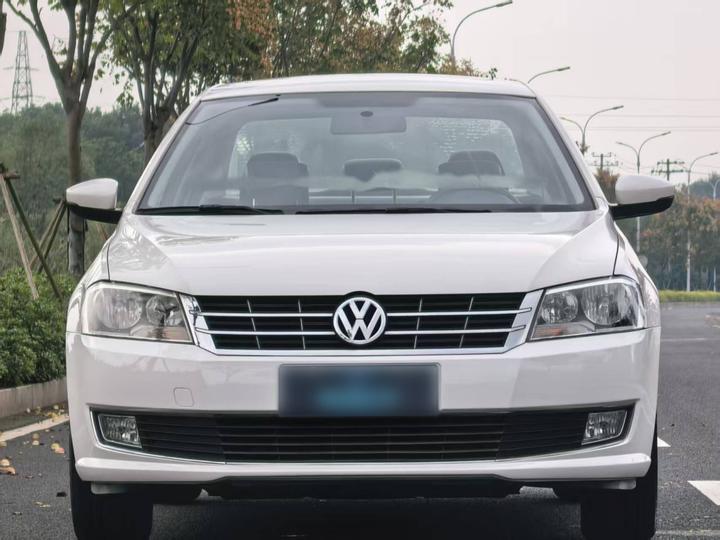 Lavida 2013 Facelift Classic 1.6L MT Comfort photo 4