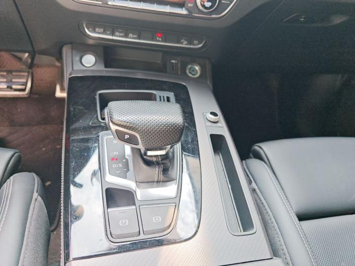 Q5L 2024 40 TFSI Luxury Dynamic photo 8