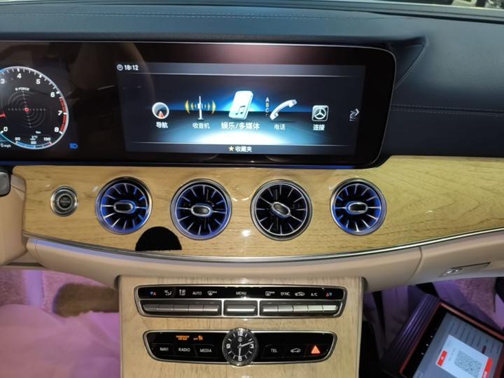 E-Class Imported 2018 E 200 Convertible Coupe photo 8
