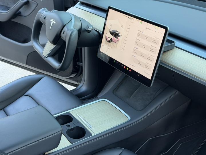 Model Y 2022 Long Range AWD photo 4