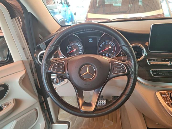 V-Class 2016 V 260 Pilot photo 6