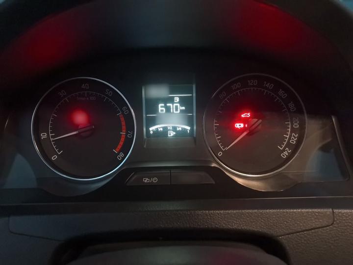 Rapid Spaceback 2016 Facelift 1.6L MT photo 4