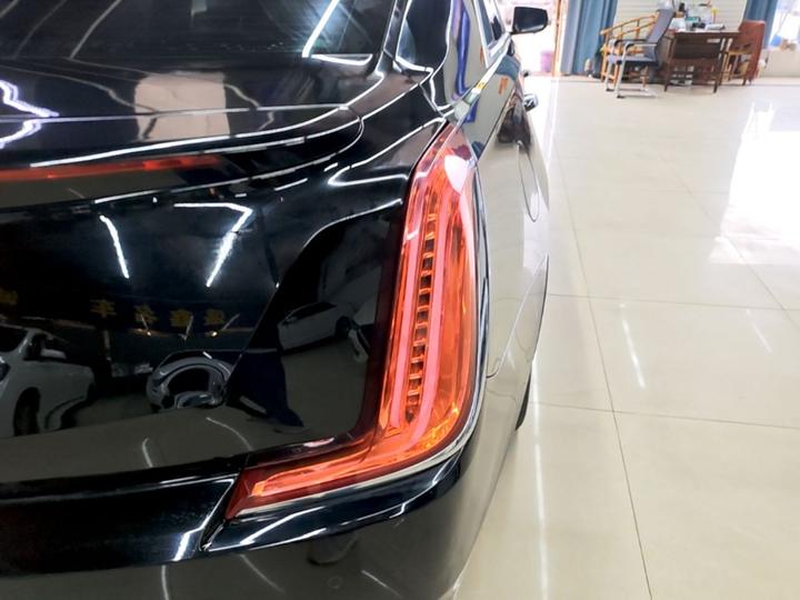 XTS 2018 28T Elite photo 7