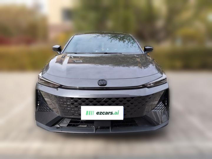 UNI-V 2024 1.5T Premium photo 2