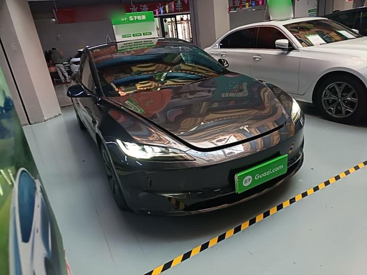 Model 3 2023 RWD photo 3