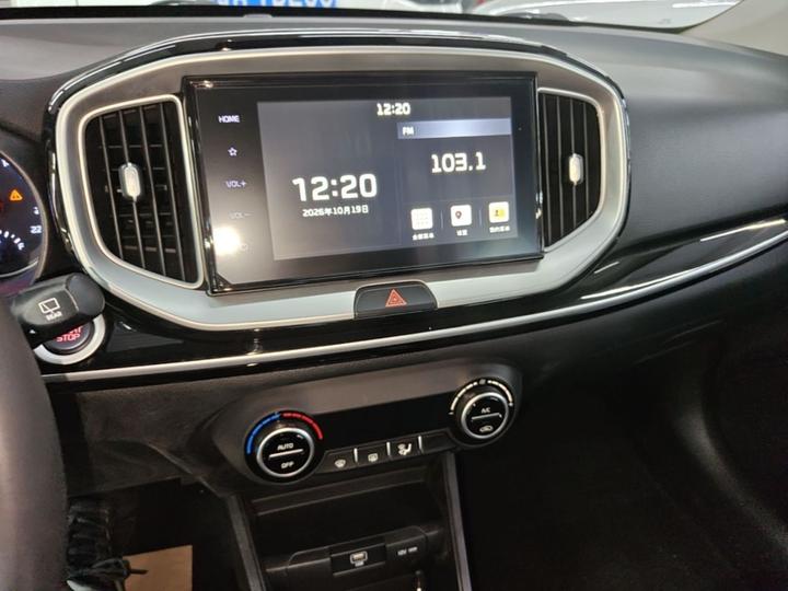 Stonic 2021 1.4L CVT photo 4