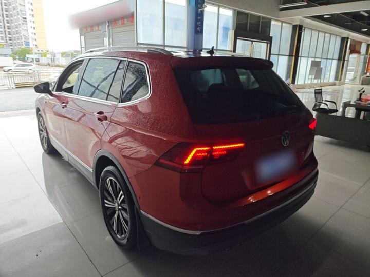 Tiguan L 2017 330TSI AT RWD Flagship photo 4