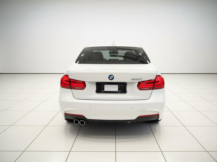3 Series 2018 320i M Sport Package photo 3