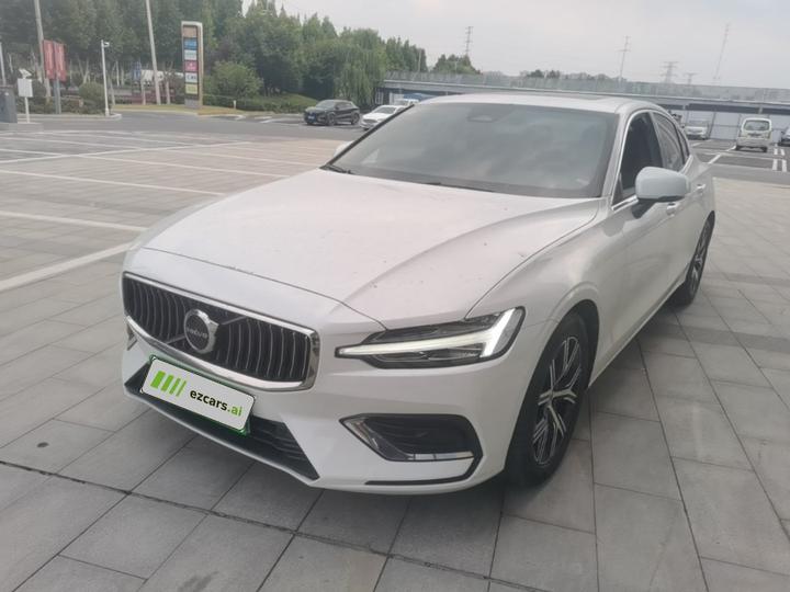 S60 2023 B4 Luxury
