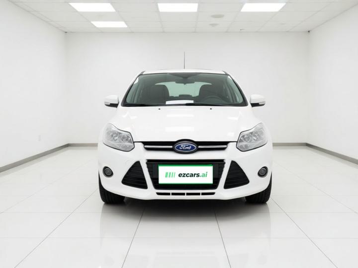 Focus 2012 Sedan 1.6L AT photo 2