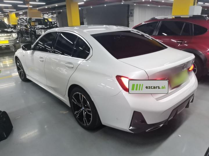 3 Series 2024 325i M Sport Package photo 4