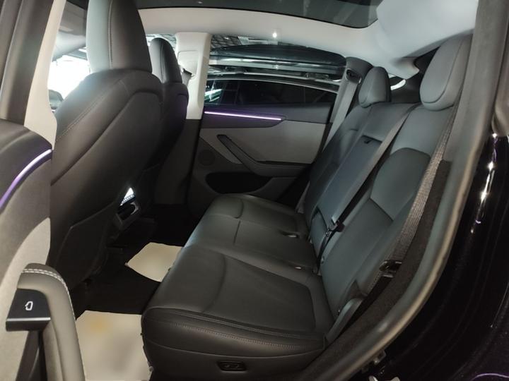Model Y 2025 RWD photo 4