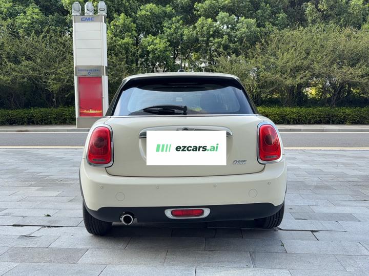 2016 1.2T ONE 5-Door photo 3