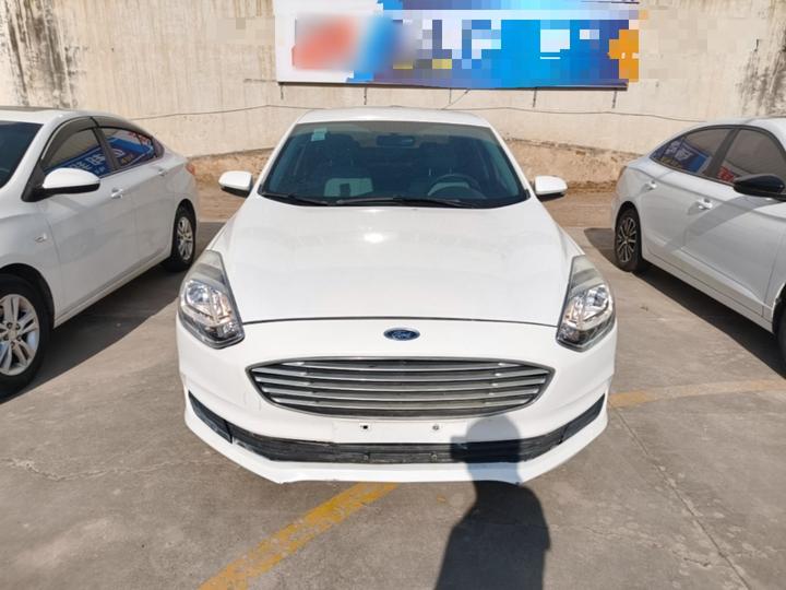 Escort 2019 1.5L AT photo 2