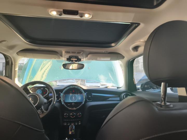 2022 1.5T COOPER Classic 5-Door photo 8