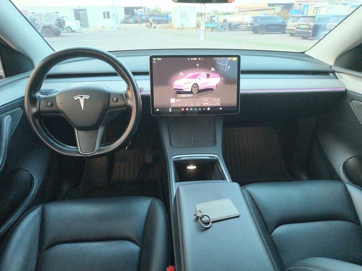 Model Y 2024 RWD photo 5
