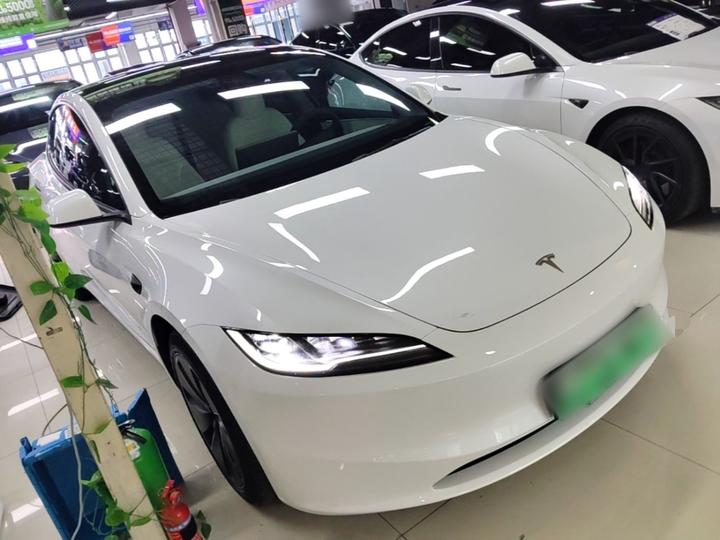 Model 3 2023 RWD photo 3