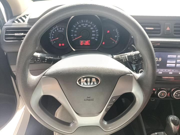 K2 2015 Hatchback 1.4L AT GLS photo 6
