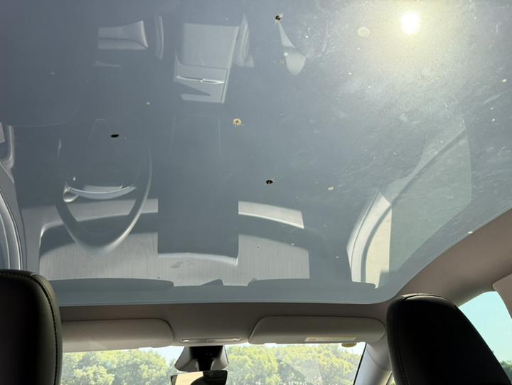 Model Y 2025 RWD photo 8