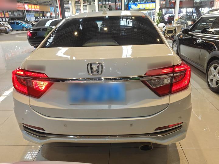 Crider 2016 1.8L CVT Luxury photo 3