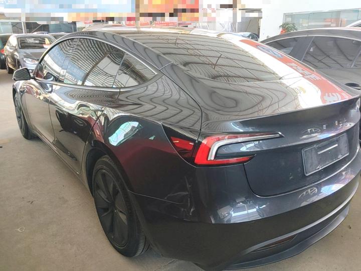 Model 3 2023 RWD photo 4