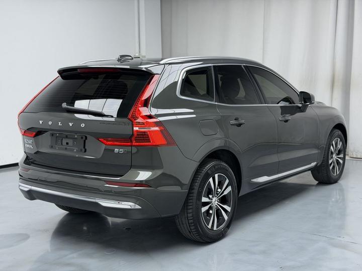 XC60 2022 B5 AWD Luxury photo 4