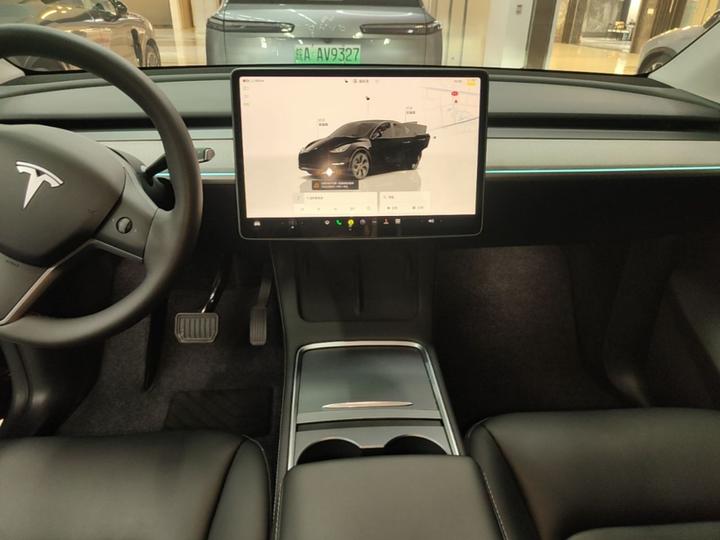 Model Y 2024 RWD photo 4