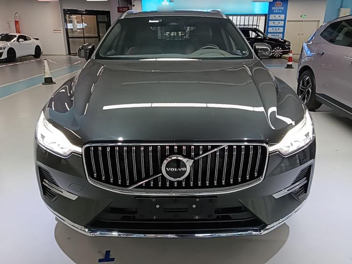XC60 2022 B5 AWD Luxury photo 2