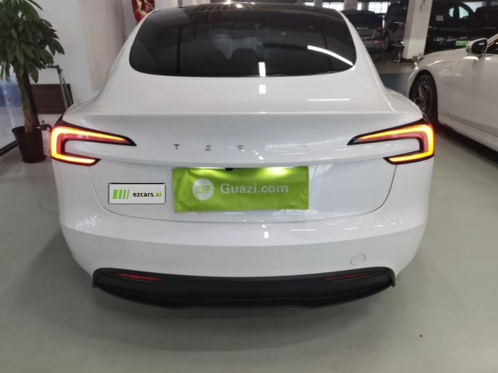 Model 3 2023 RWD photo 5