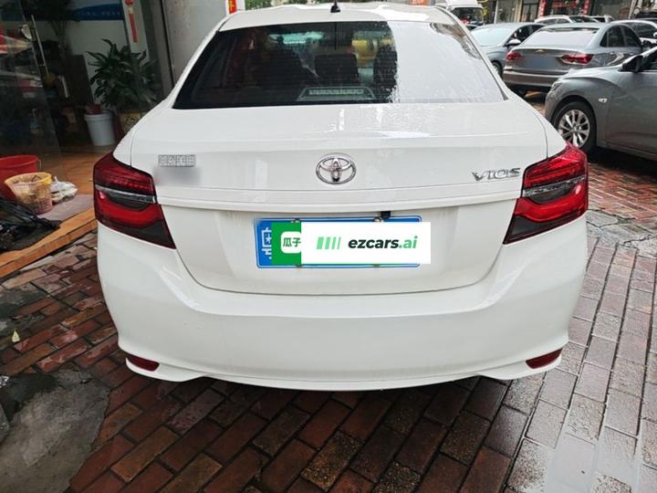 Vios 2022 1.5L 20 Anniversary Edition photo 3