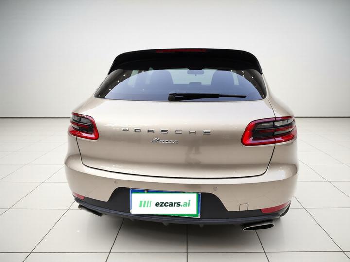 2017 Macan 2.0T photo 5