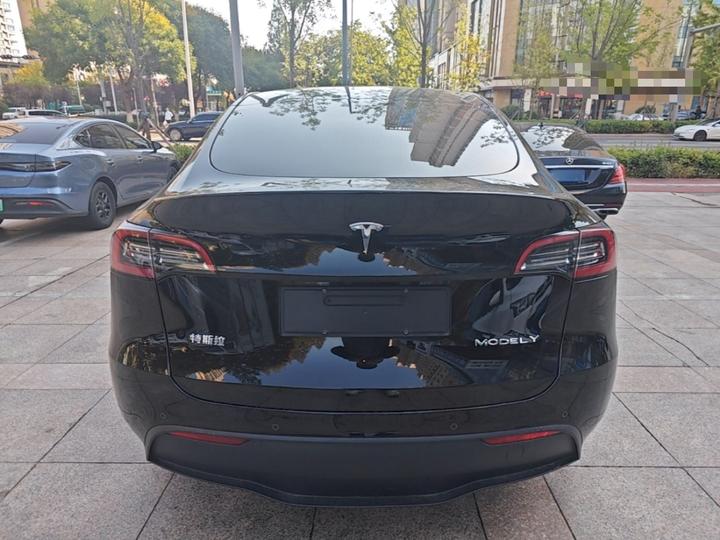 Model Y 2022 RWD photo 3