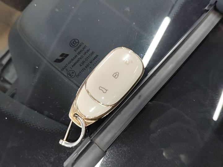 Li Auto ONE 2021 EREV 6-Seater photo 8