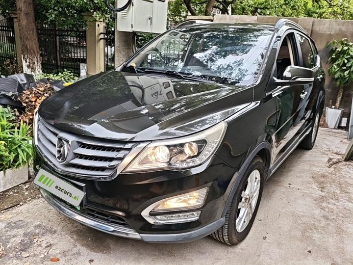 560 2015 1.8L MT Elite