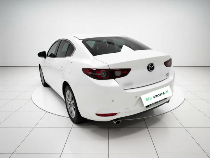 3 Axela 2021 1.5L AT photo 4