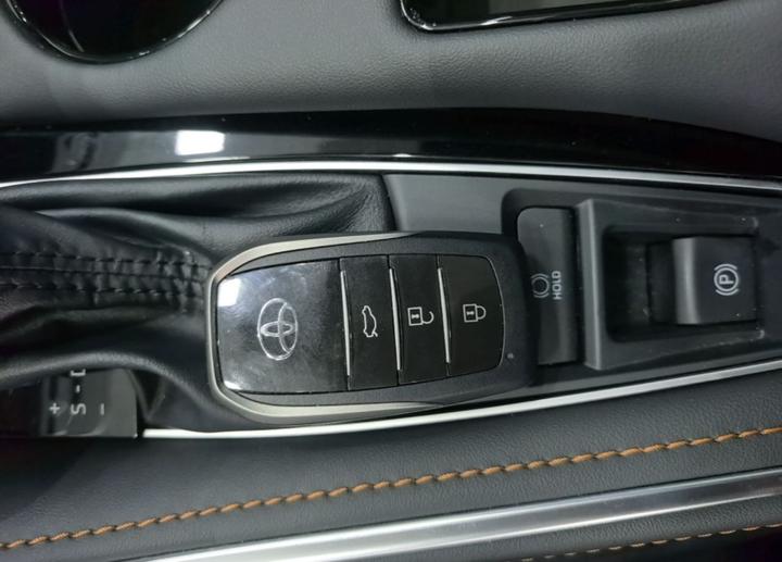 Avalon 2024 Hybrid 2.0L photo 8