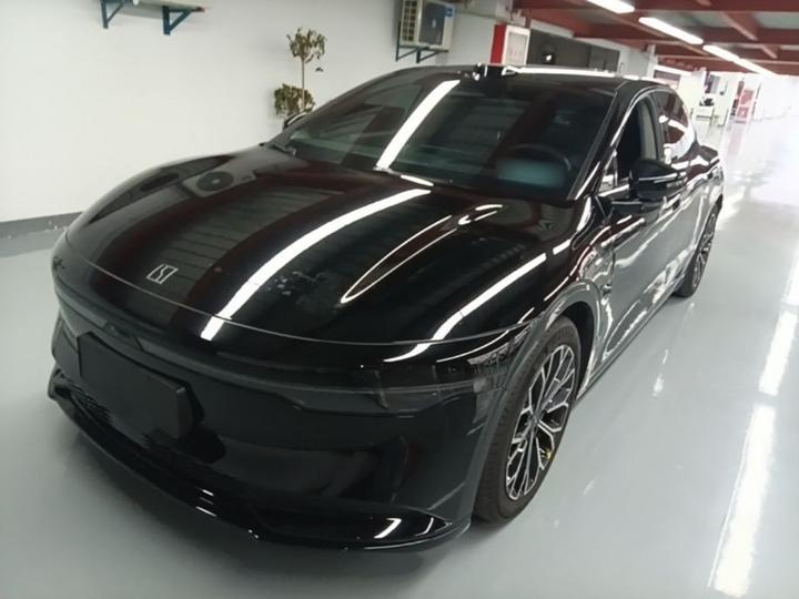 007 2024 RWD ADAS 100kWh