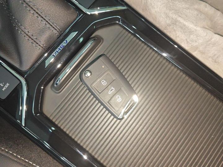 Passat EV 2025 430PHEV Hybrid Business photo 8