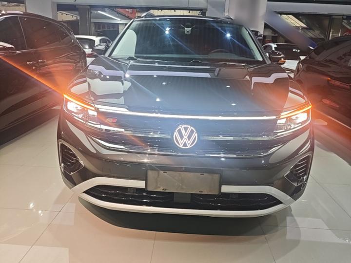 2023 Facelift 380TSI AWD Luxury Pro 6-Seater photo 2