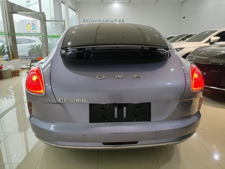 2022 555km Premium photo 5